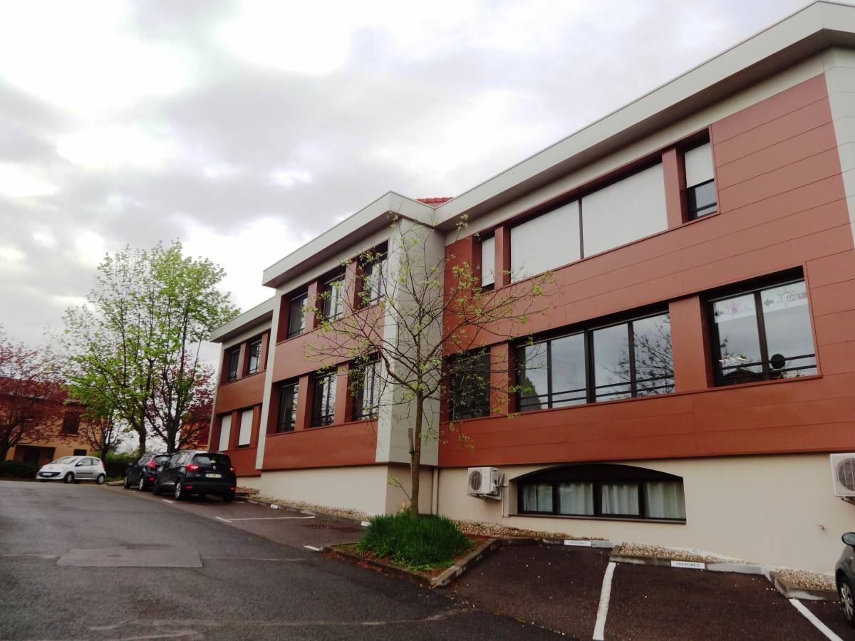 AGENT/AGENTE D'ENTRETIEN ST LAURENT DE MURE 69